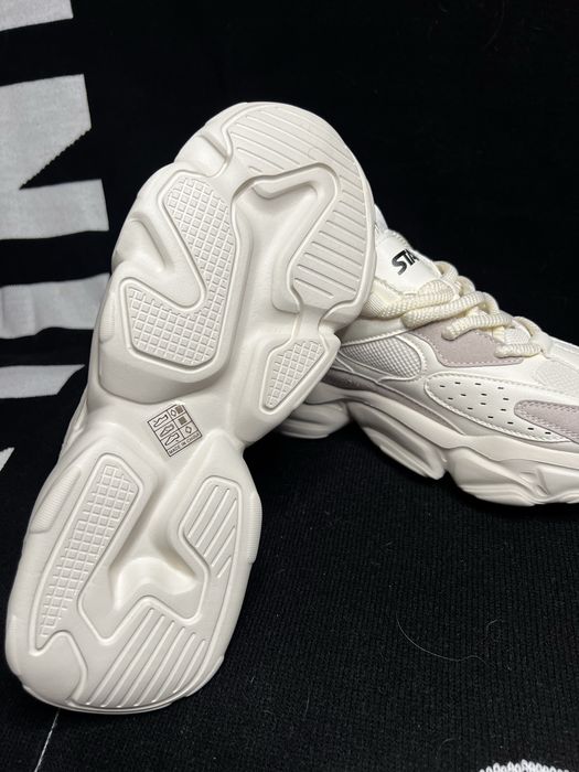 Кросівки чоловічі