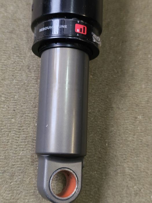 Продам амортизатор fox rp2