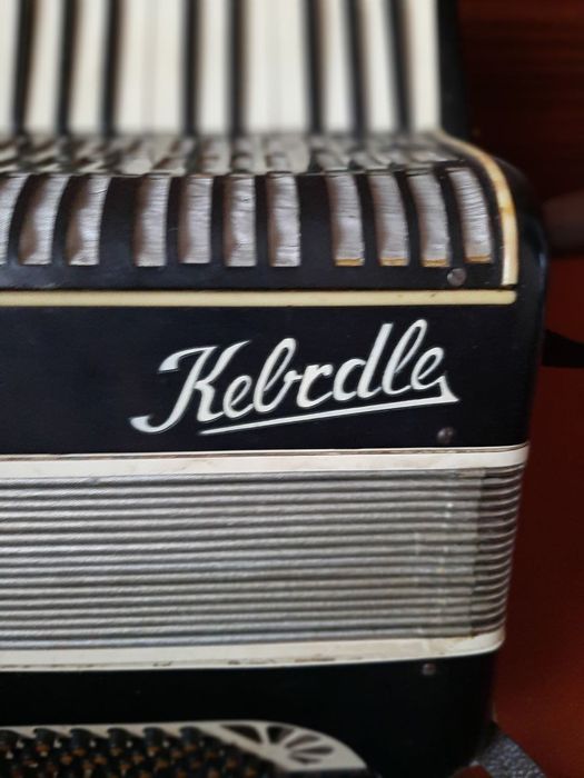 Продам акордеон Kebrcdle