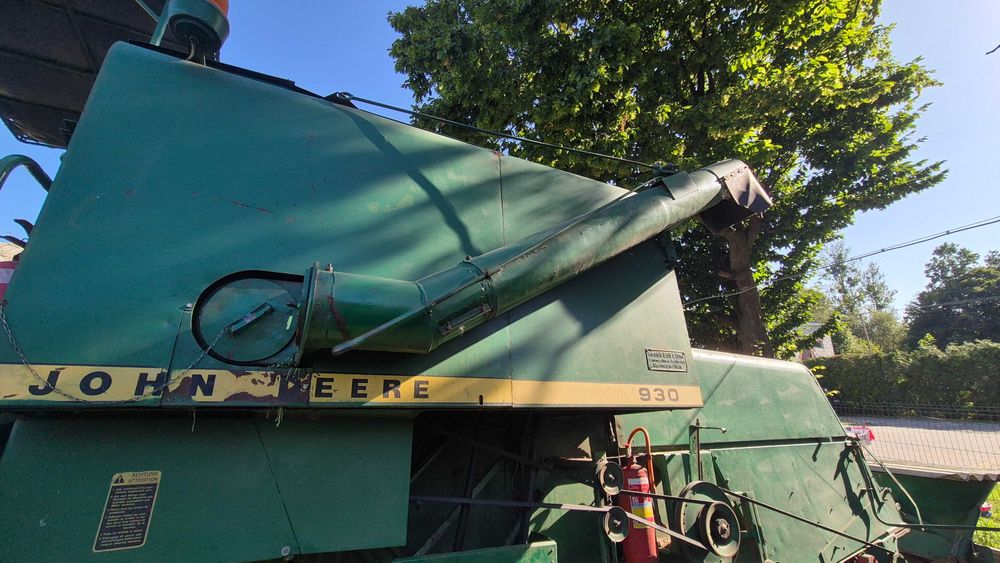 Kombajn zbożowy John Deere 930