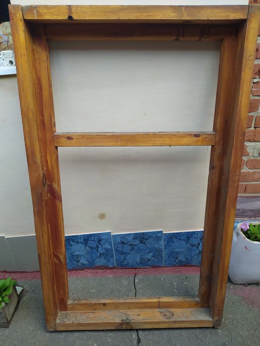 Продается оконная рама с коробкой из натурального дерева