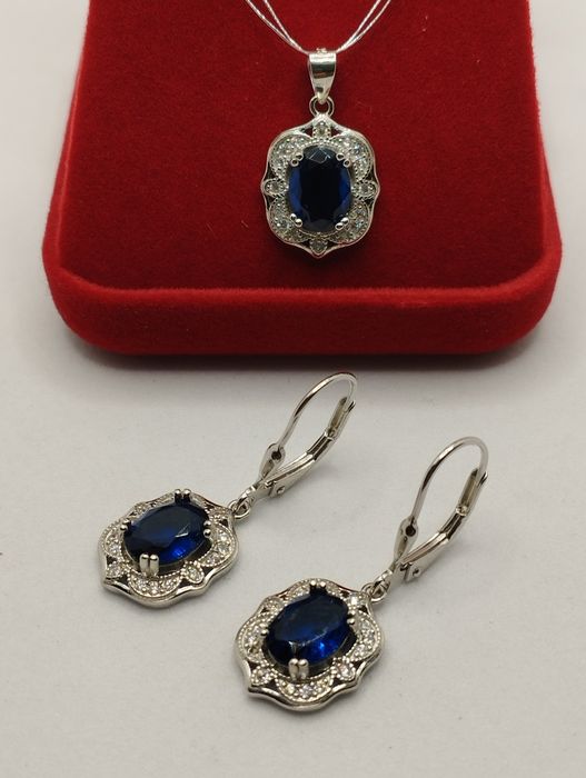 Srebrny komplet z granatowym kamieniem, próba 925