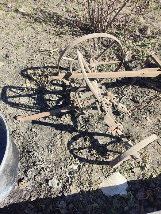 Продам плуг кіний