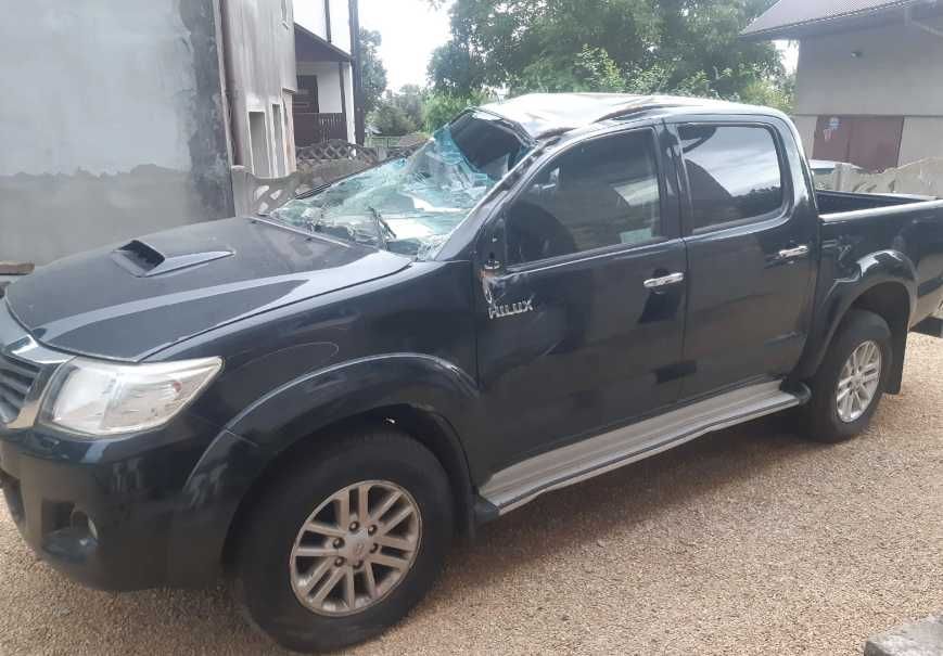 Разборка Toyota Hilux  бампер двері крила дзеркала фари Шрот