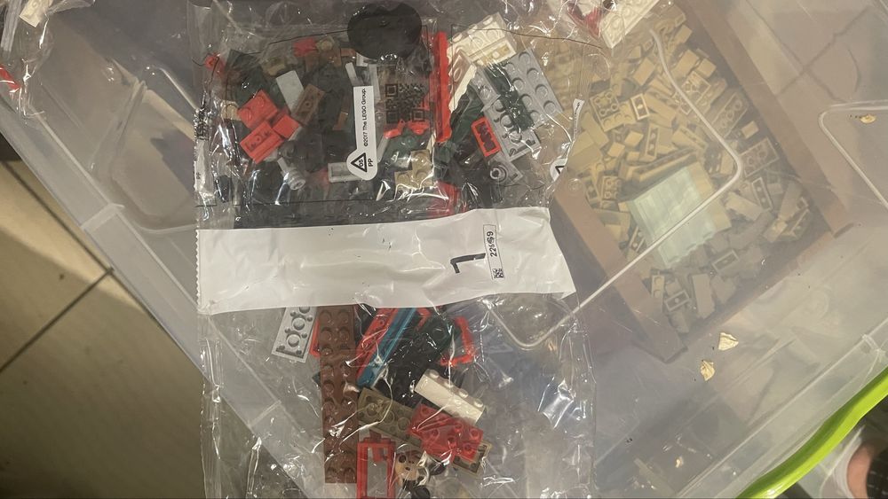 LEGO продам наборы и насып  все новое и запечатаное