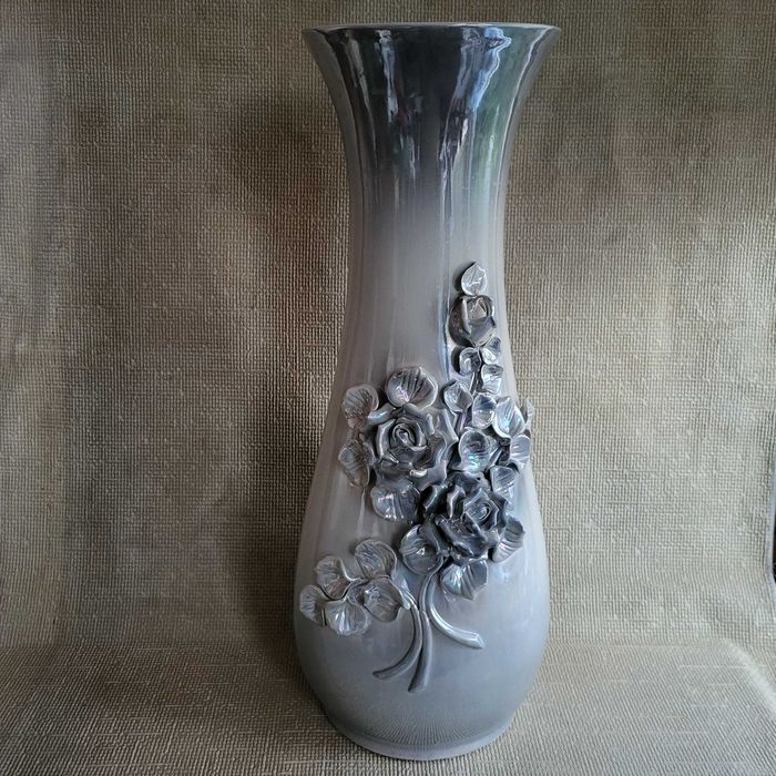 Большая напольная ваза , лепка