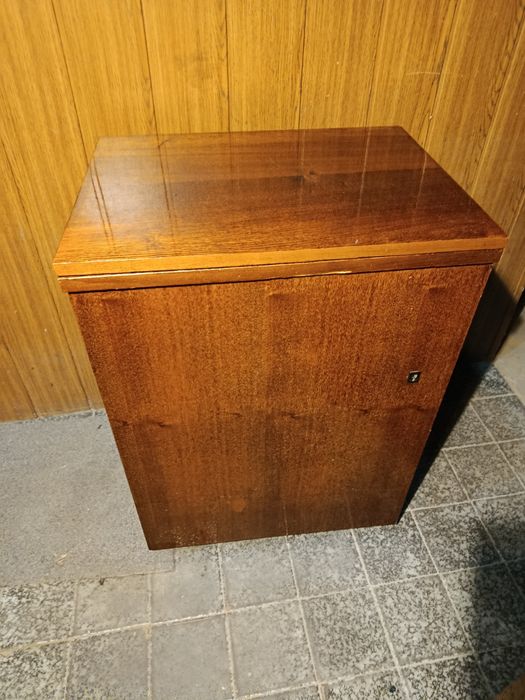 Стіл швейної машини.