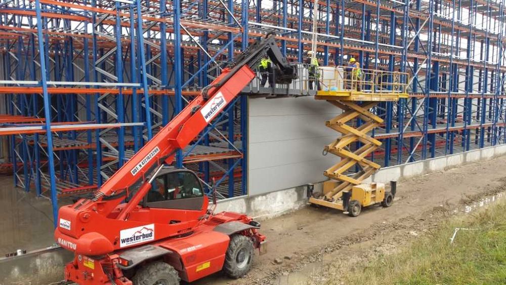 Odśnieżanie: place, drogi, budynki, dachy. Wywóz nadmiaru śniegu.