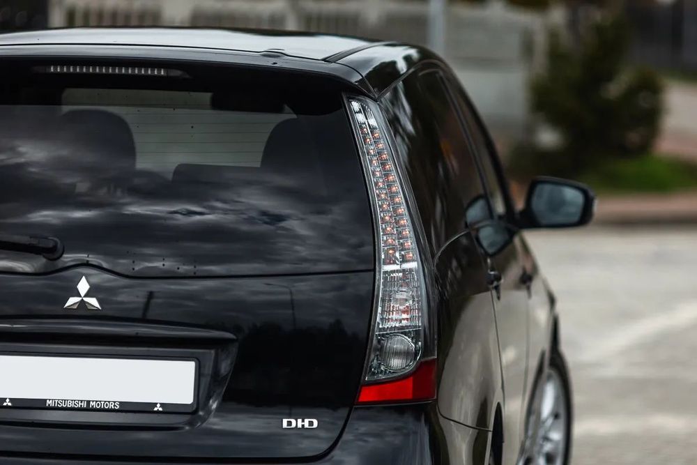 Mitsubishi Grandis 6-OSOBOWY 1-ręka Klima grz.fotele Alu 17" Ładny stan z Niemiec