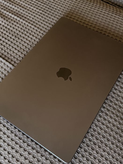 Macbook pro 16” M4 Pro 24gb ram