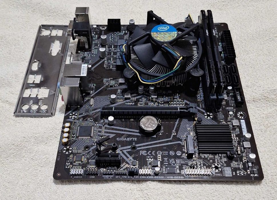 Płyta Gigabyte H510M + i7-11700F + 16GB DDR4 FURY BEAST