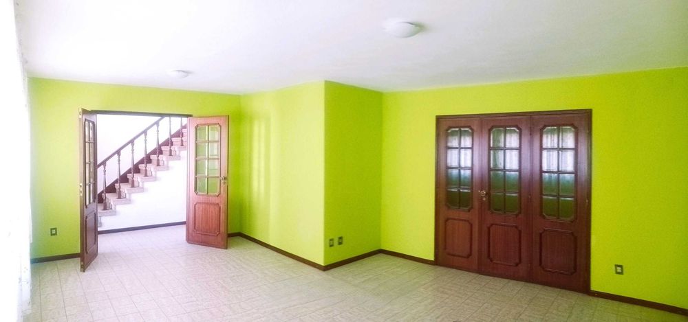 Moradia T5 Isolada, Bem localizada Bustos - Oliveira do Bairro