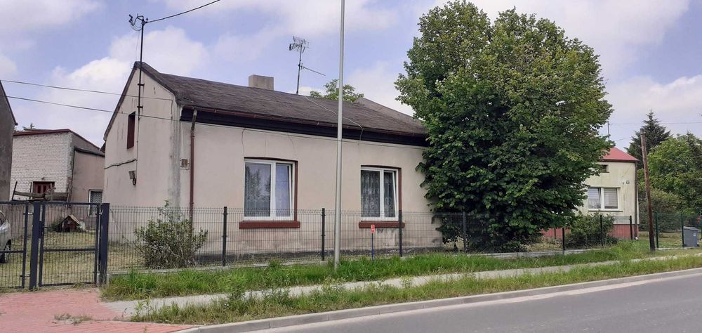 Sprzedam działkę z domem ul. Spacerowa w Radomsku.