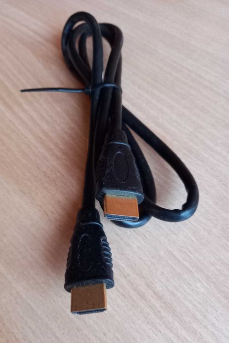 Kabel HDMI      .
