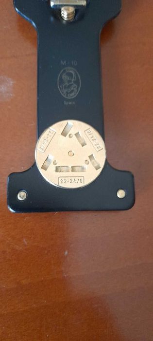 Agrafador e furador de mesa El Casco