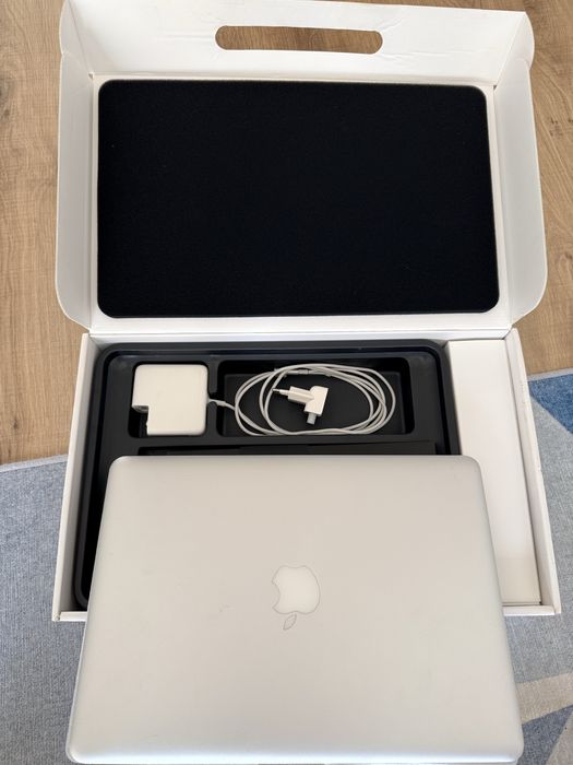 Apple Macbook Pro 13.3”