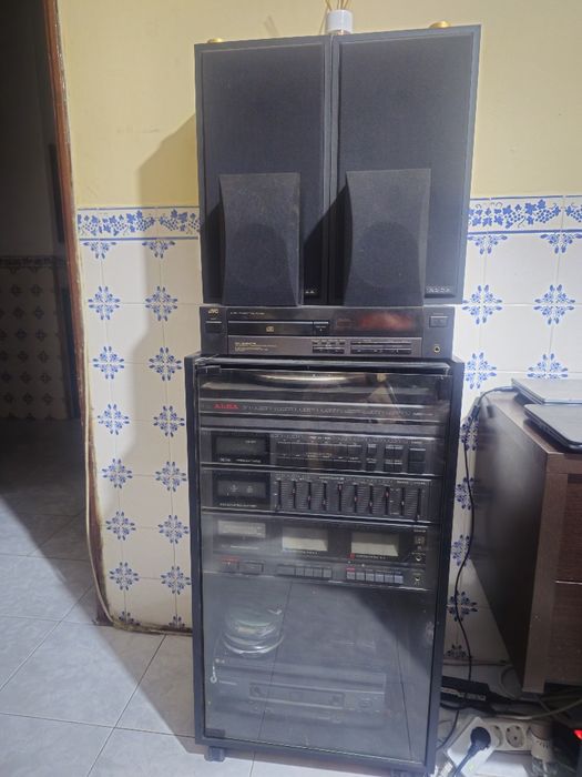 Sistema de som Alba com giradiscos