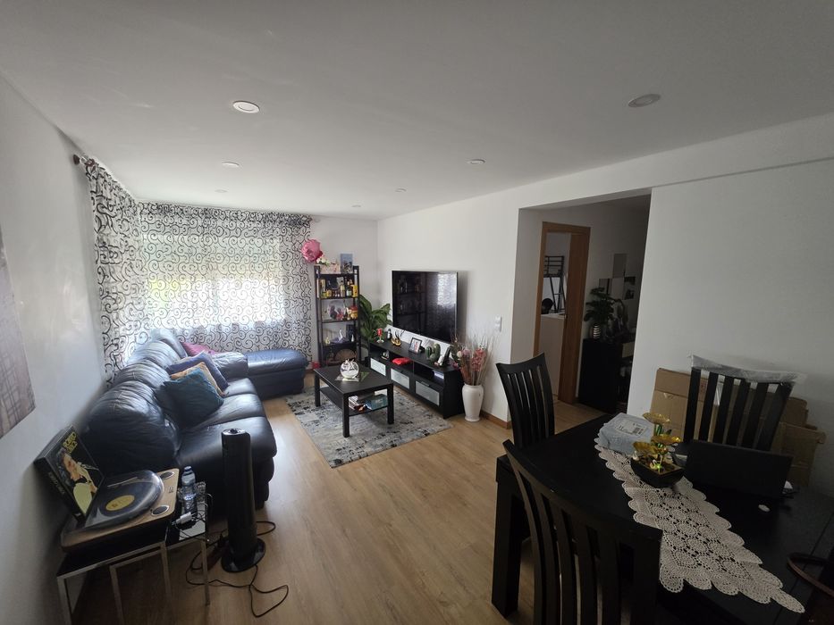 Arrenda-se casa toda t3, 2 casas de banho