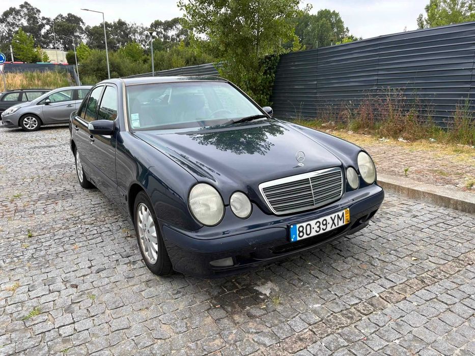 MERCEDES-BENZ E270 CDI ELEGANCE (W210) Diesel Impecável