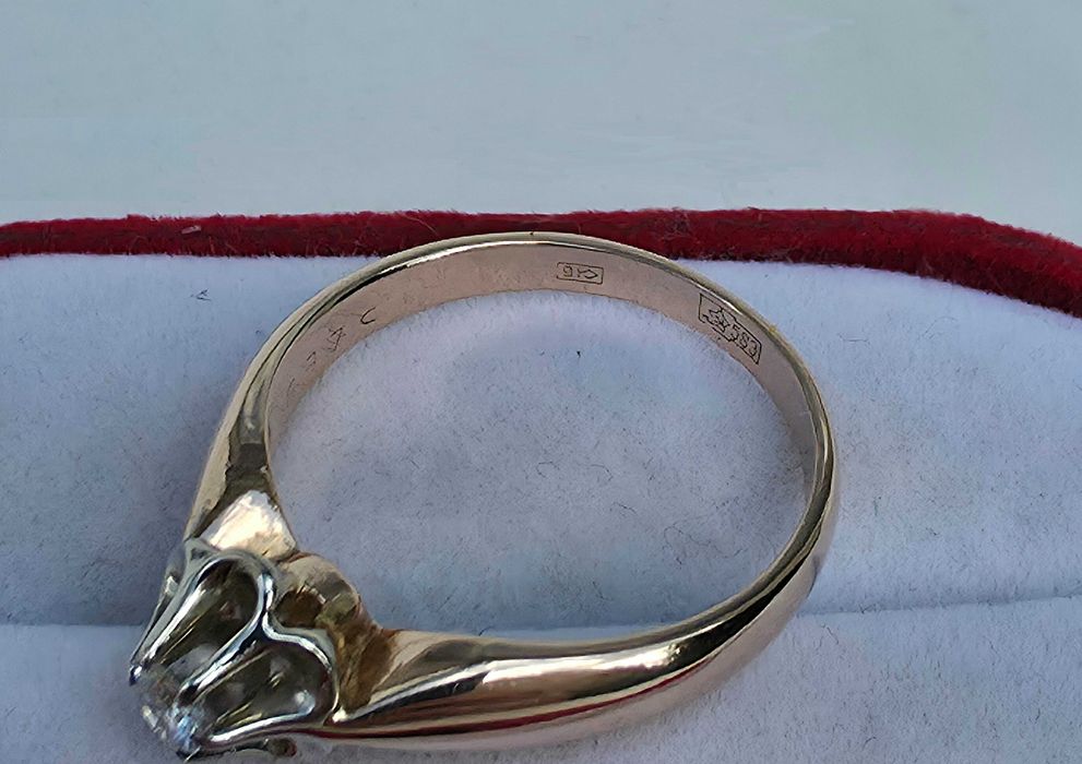 Золотий перстень, кольцо, каблучка, з діамантом,  СРСР, 583 проба.