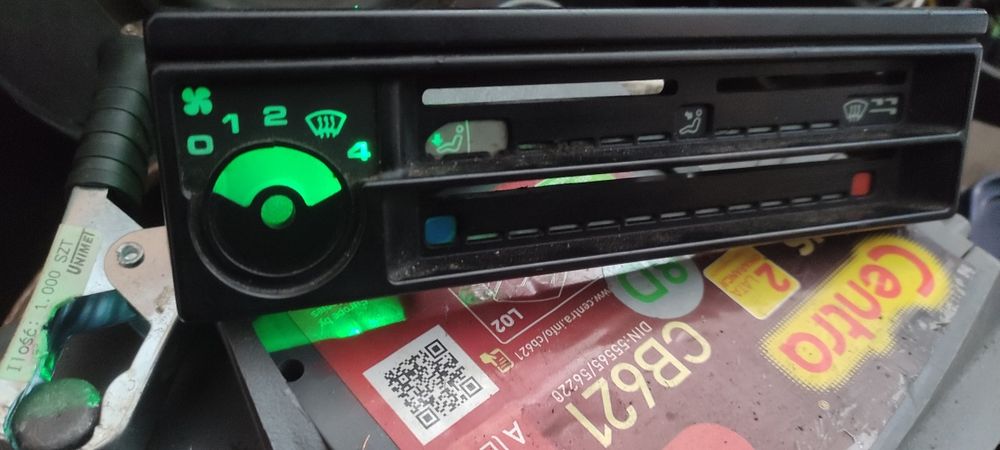 Panel nawiewu powietrza oryginał sprawne podświetlenie transporter t4