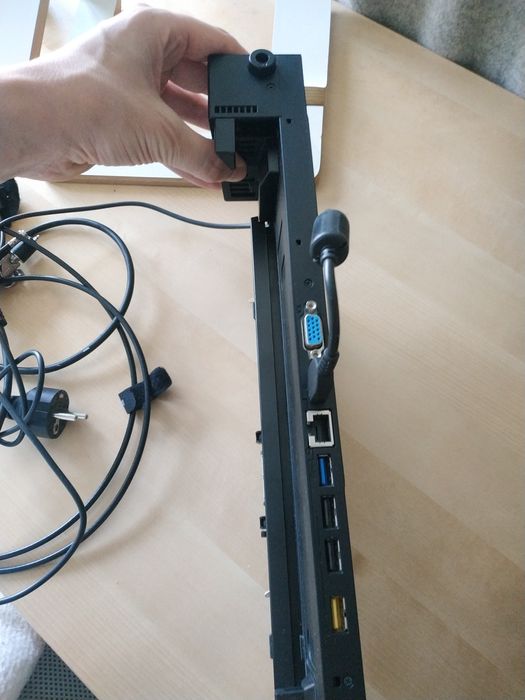 Dock station Lenovo com carregador e cabo de segurança