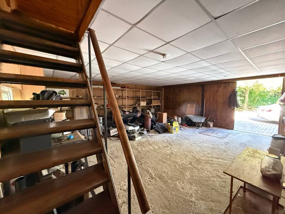 Будинок в Копилові з ремонтом, басейном, гаражем, 25 соток!