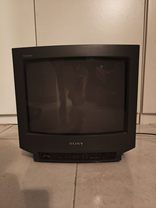 TV Sony Trinitron KV-14T1E 14" CRT Retro – Excelente Estado