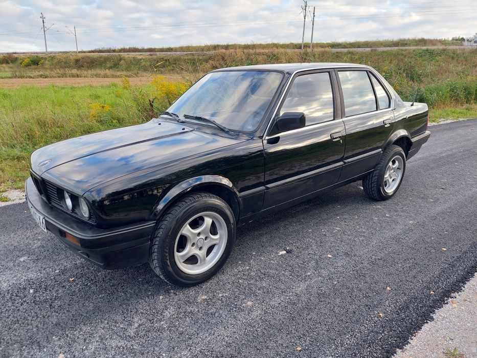 Bmw E30 1990r sedan benzyna klasyk Małogoszcz • OLX.pl