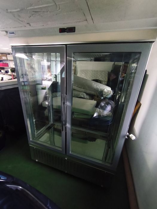 Witryna cukiernicza Tekna - 880 litrów