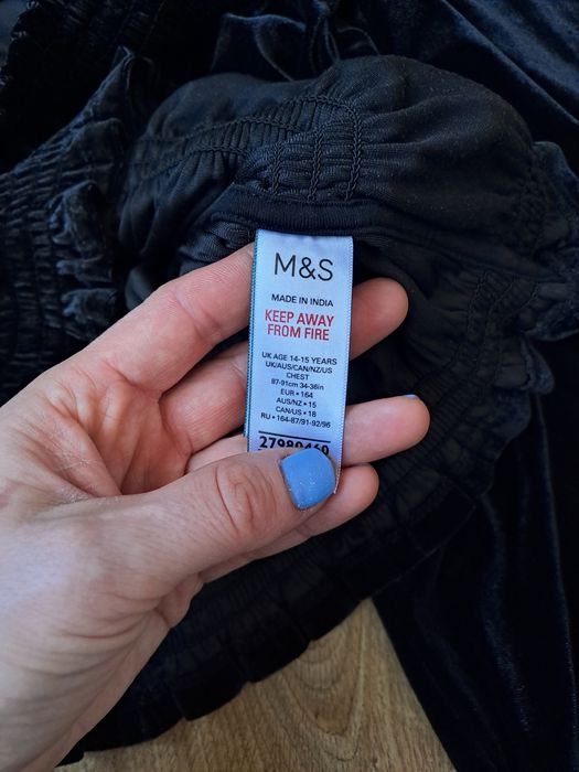 Нарядная черная бархатная кофта блузка для девочки