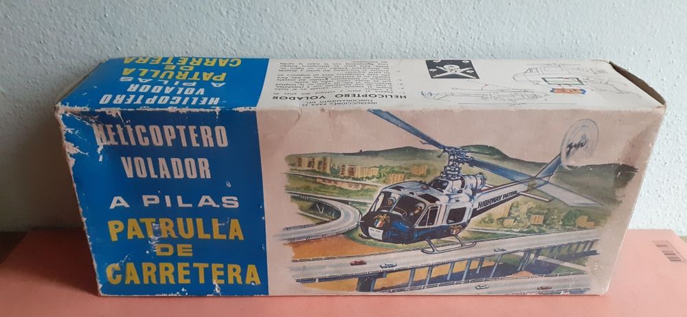 Brinquedo antigo.  Helicóptero.