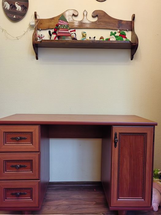 Продам стол письменный