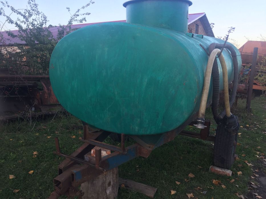 Продам бочку на колесах