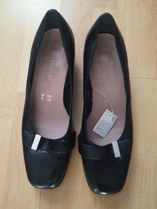 Buty damskie Florence Fred  na kaczuszce (nowe )