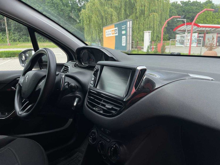 Peugeot 208 2014