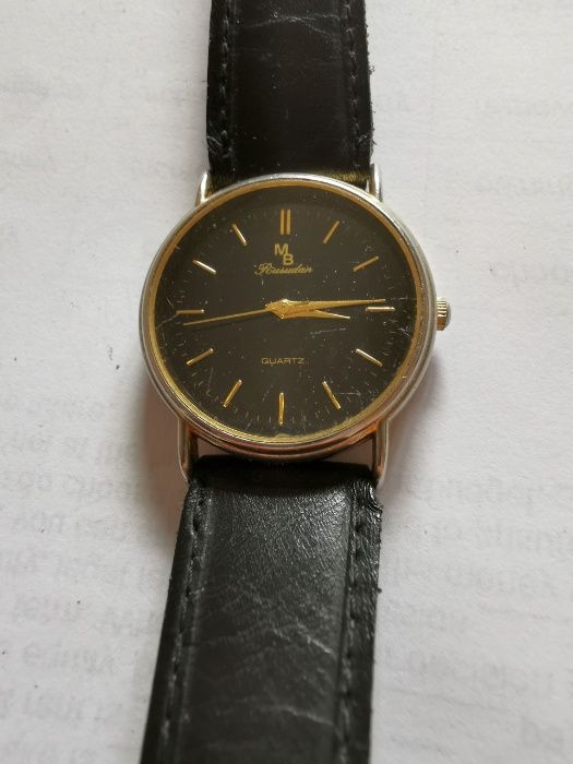 MB Rusudan Zegarek | Czarna Skóra, Złote Akcenty | Elegancja