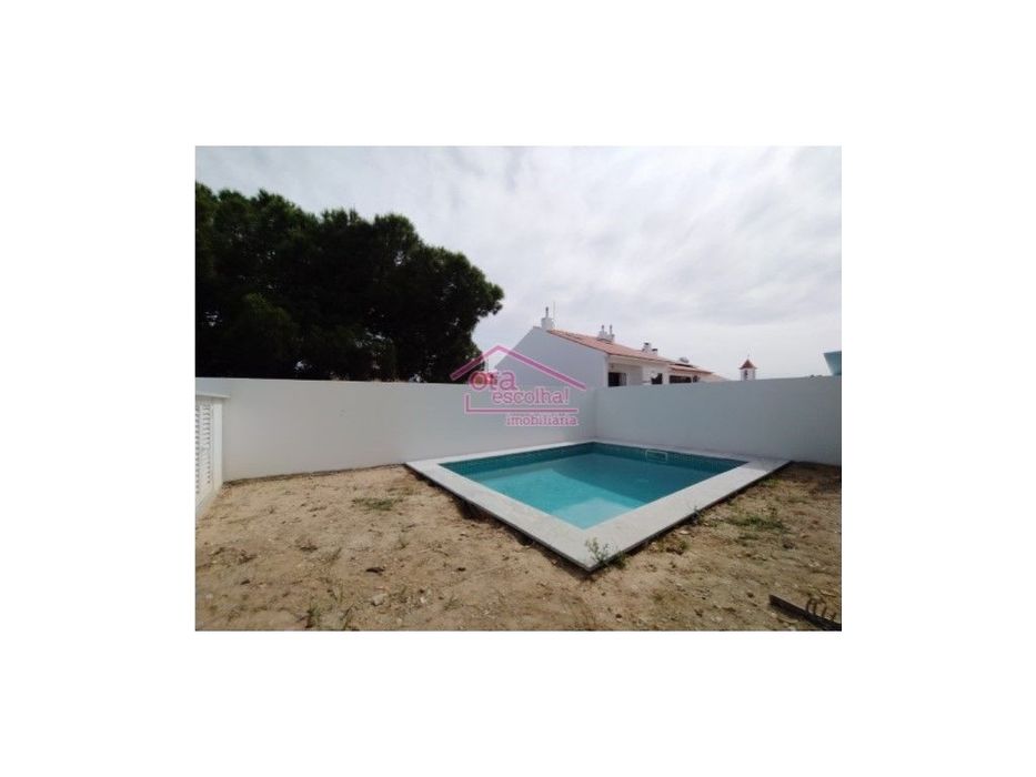Moradia geminada Nova T3 com PISCINA no Pinhal General - Fernão Ferro!