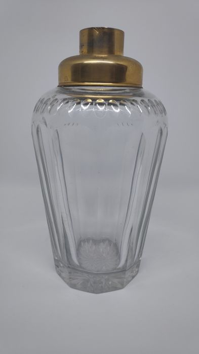 Shaker em vidro lapidado e metal dourado443149676467333121