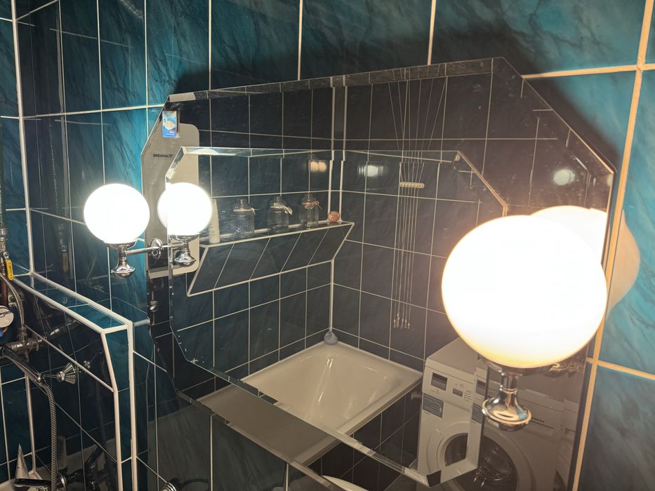 Lustro lazienkowe z lampami