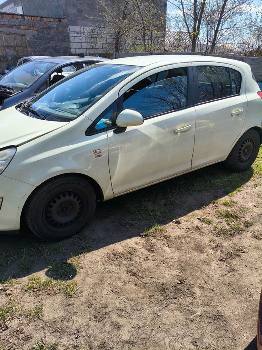 Opel corsa D lift drzwi lewe 5D Z 30R kompletne