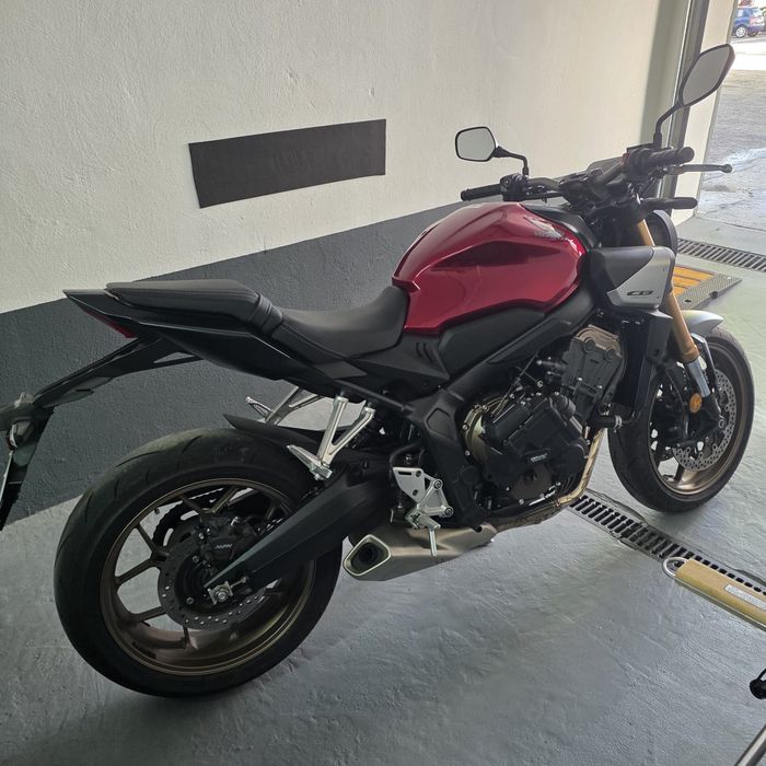 Honda CB650R E-Clutch 2025