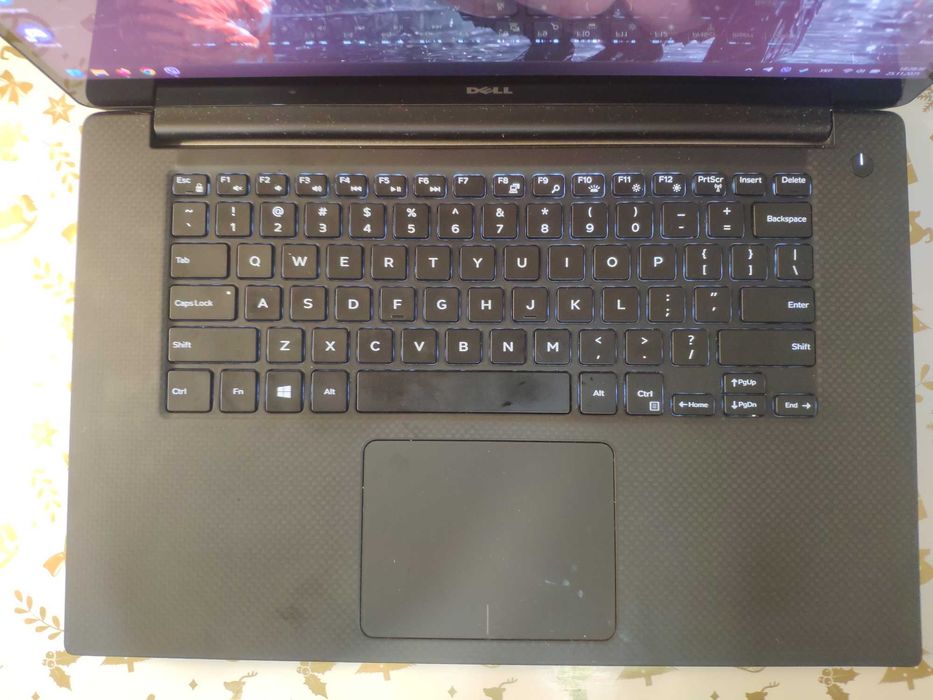 Dell XPS 15 9550 15.6" 4k i7-6700HQ 960m 16ram 256ssd