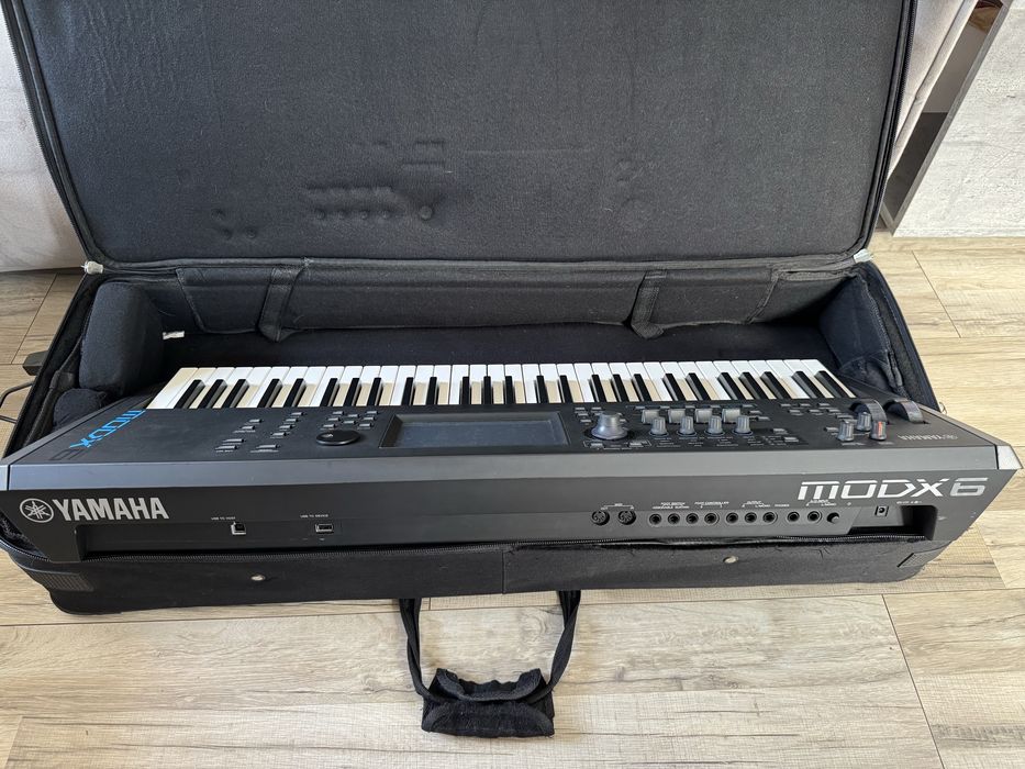 YAMAHA MODX6+　純正ソフトケース付き ヤマハ | MODX+ - シンセサイザー - 概要