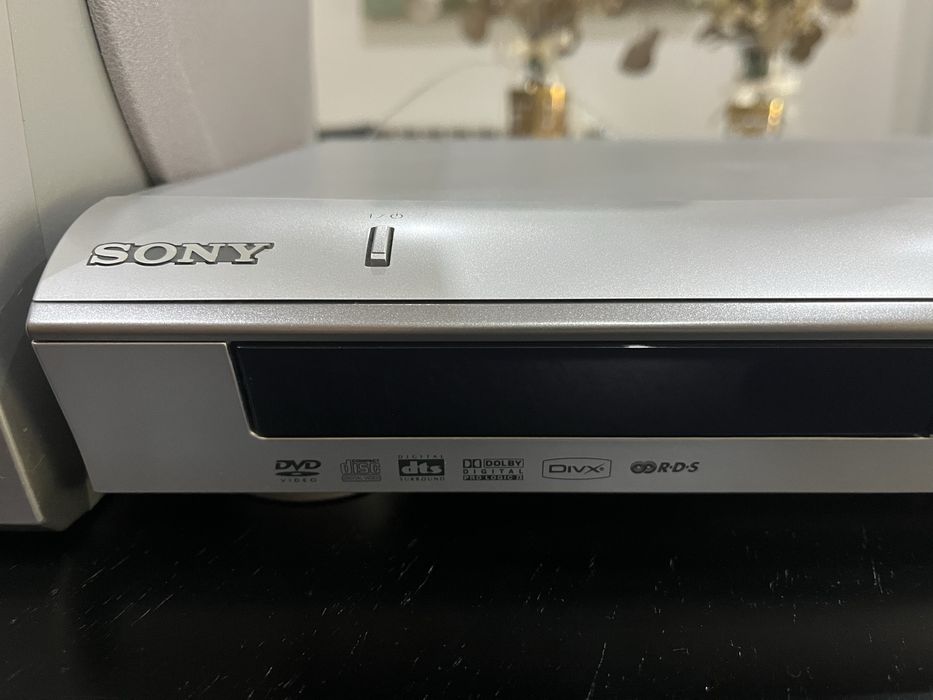 Leitor de DVD Sony e Colunas
