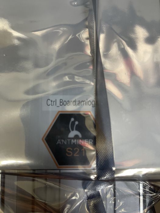 В наявності асік на BTC Bitmain Antminer S21 200Th asic