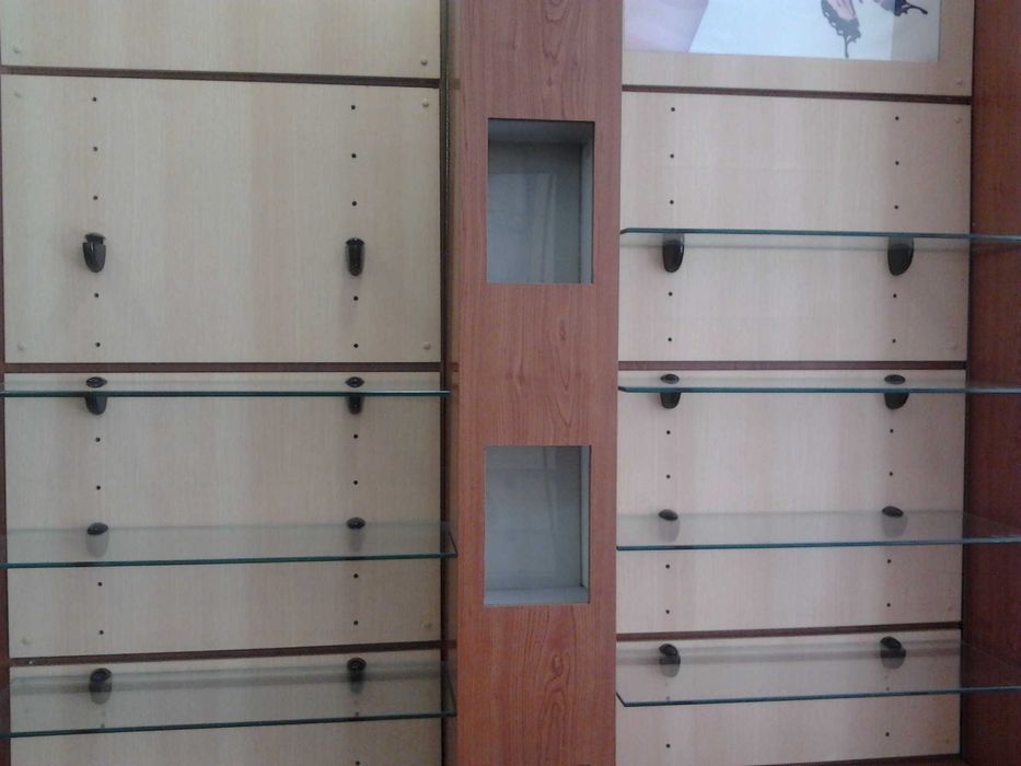 Móveis expositores e lineares de loja