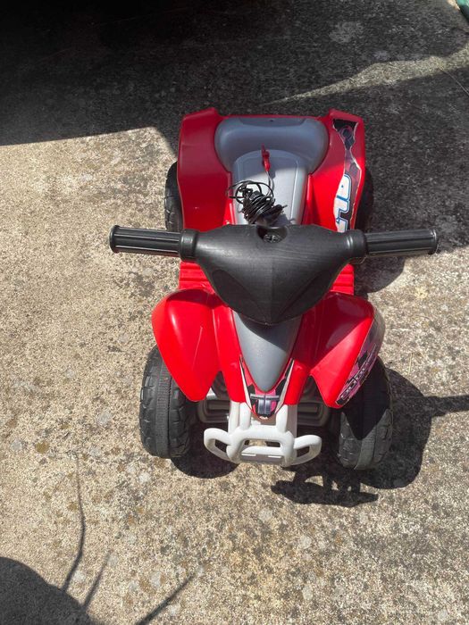 Moto eléctrica para criança