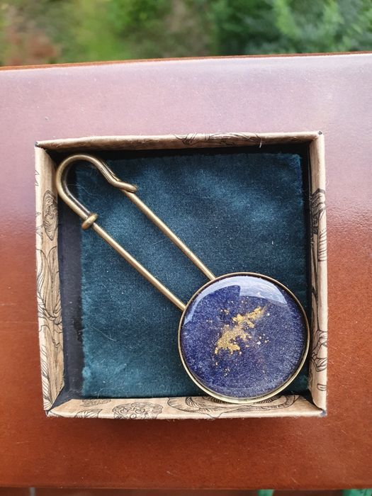 Agrafka broszka handmade galaxy spacecore + pudełeczko goth