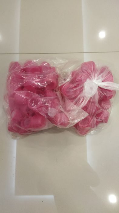 Torneira e rolhas em plastico